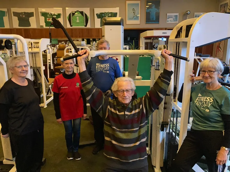 Medlemmer ved en træningsmaskine i Viborg Motionscenter